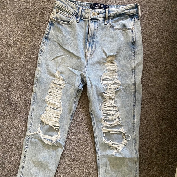 Hollister ultra high-rise mom jeans - Picture 3 of 4